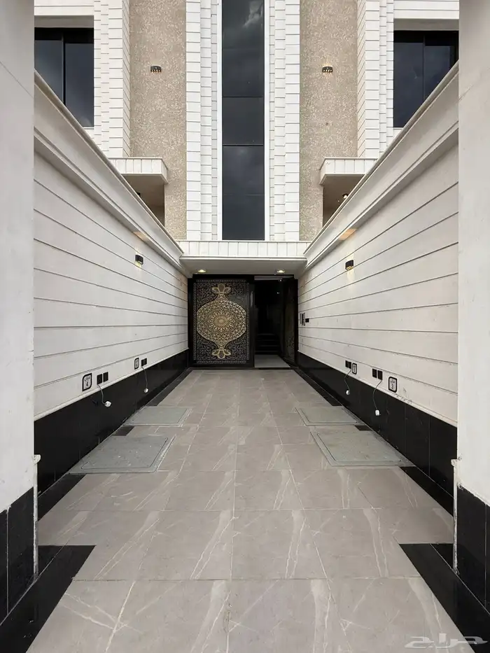 للبيع شقق ارضيه ببايكة سيارة شقق علويه بملحق ابها حي الزهور 19