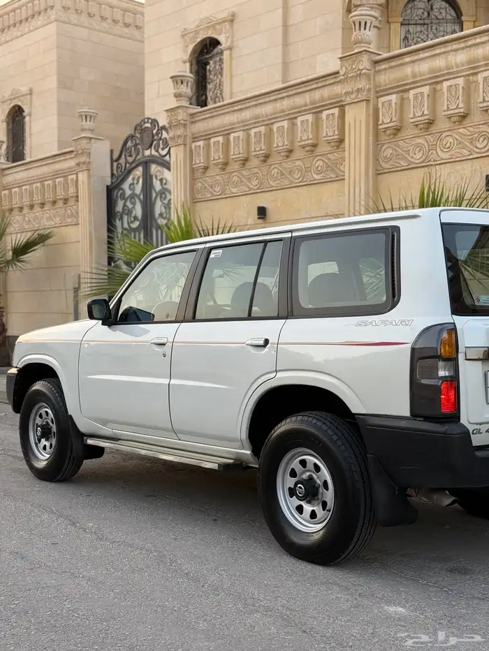 نيسان باترول 2009 GLوكالة 14