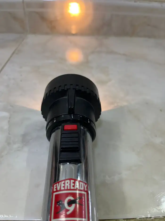 كشاف ابو هر قديم شغال في تكبير وتصغر الضوء يفك رأسه ويركب 6