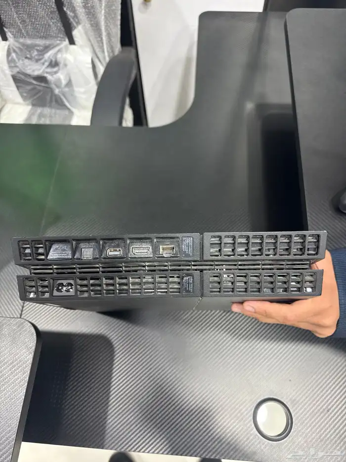 سوني فور مع اليد نظيف وجديد 0