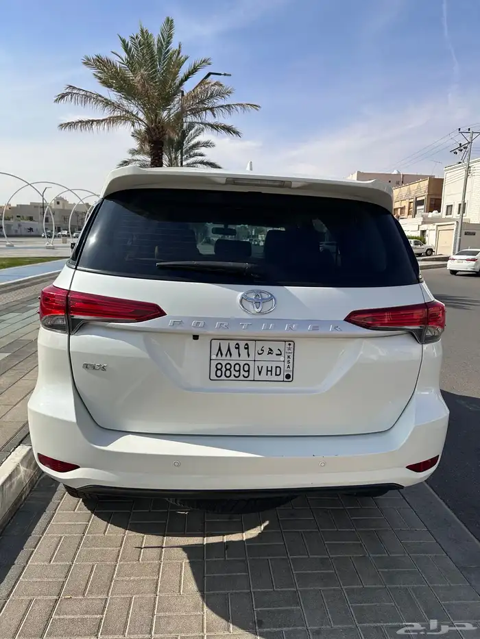 فورتشنر 2021 ابيض 4 دبل 6