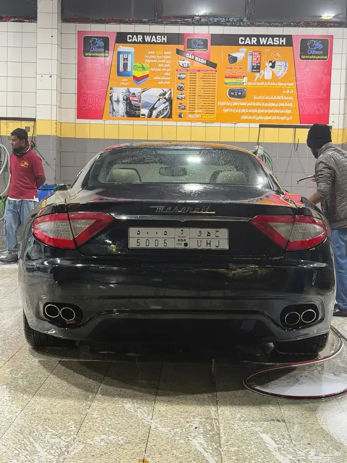 مازراتي جراند توريزمور اس 4.7 2012 المكينة الحمراء مصدومة 18