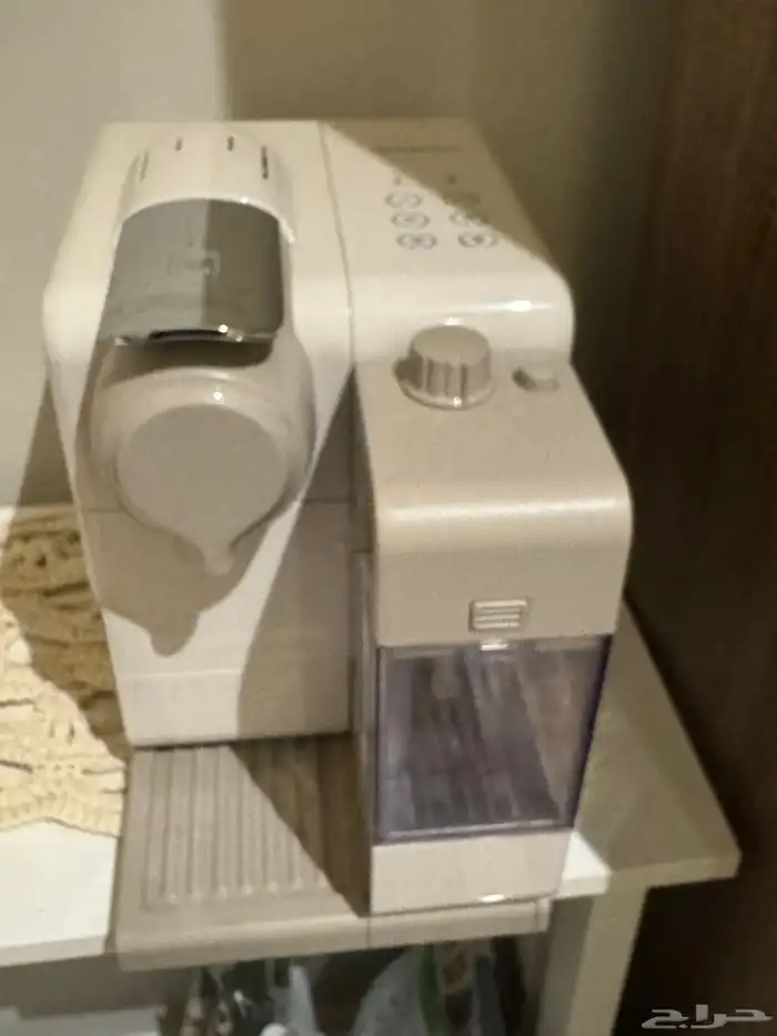 صانعة القهوة ( نسبريسو ) نظيفة جدا 2