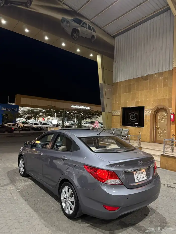 للبيع - هيونداي - إكسنت - 2017 - فل كامل 8
