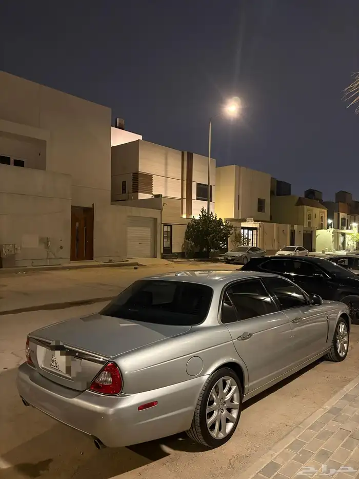 جاكوار JAGUAR XJ 4