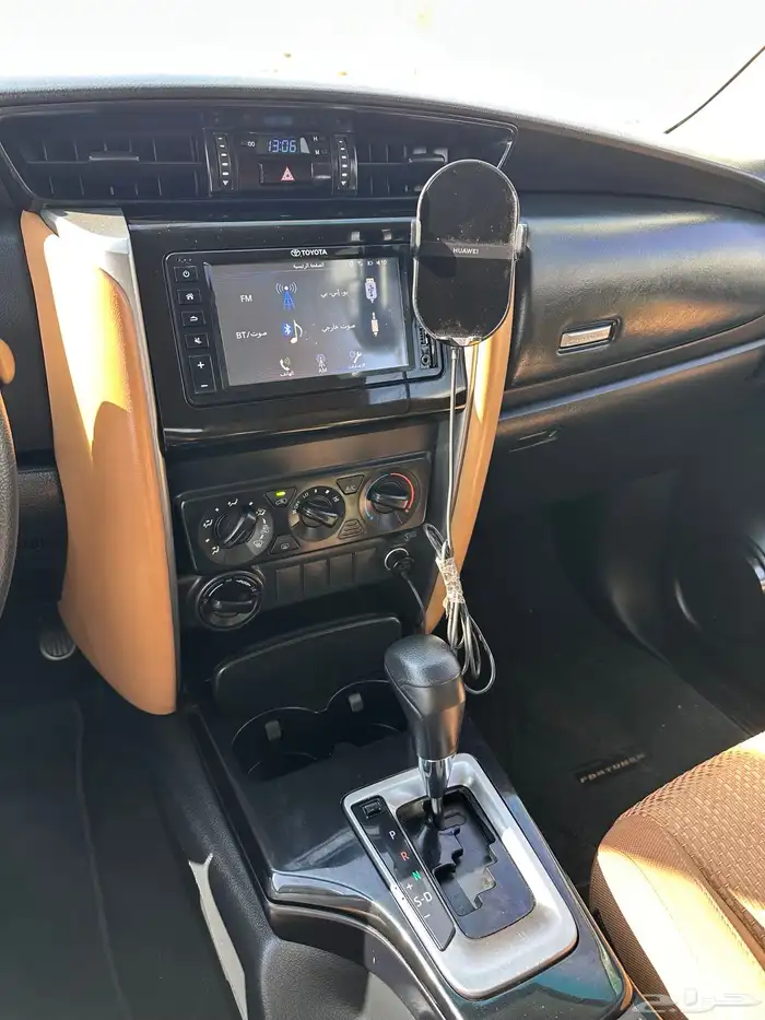 فورتشنر 2021 ابيض 4 دبل 17