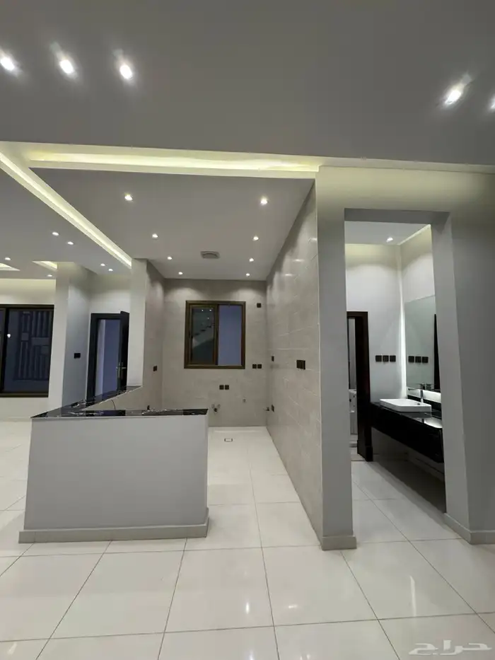 للبيع فيلا مودرن دورين وملحق بحي راقي واصل جميع الخدمات 12