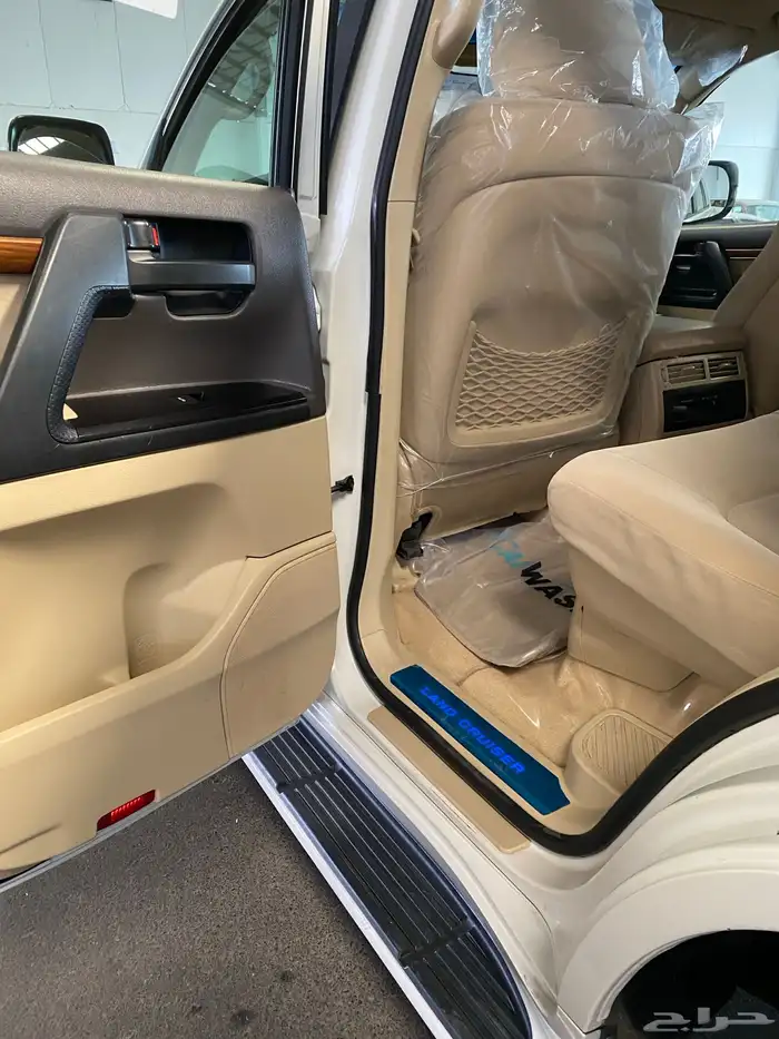 تويوتا لاندكروزر GXR فل كامل خليجي 2016 9