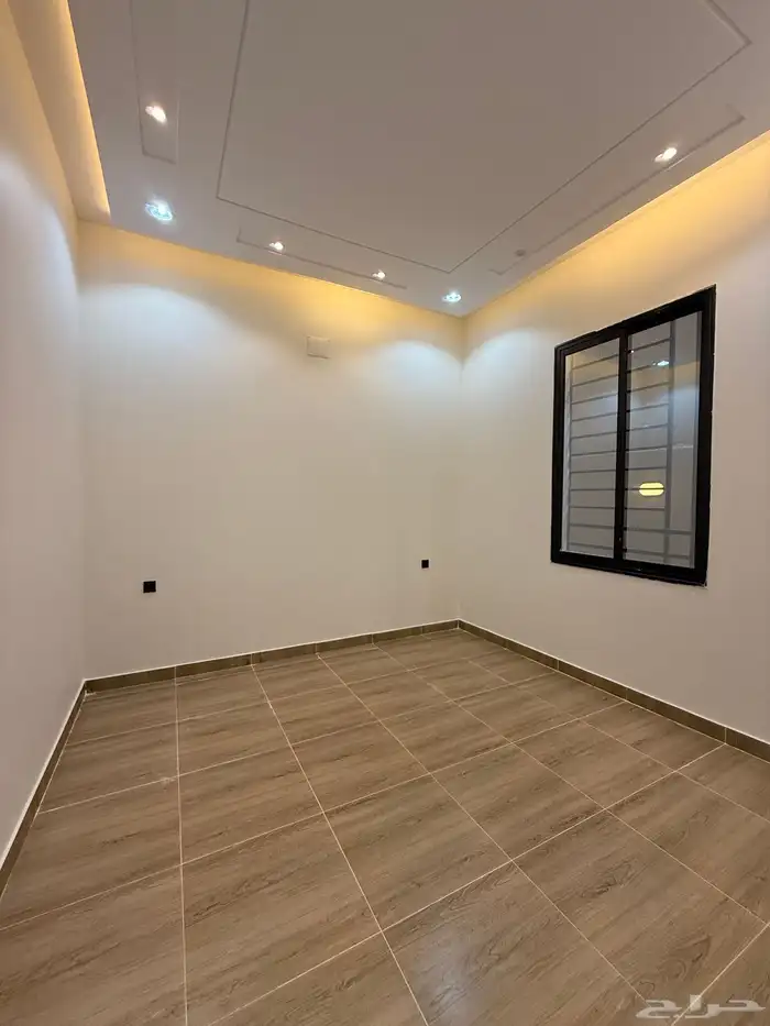 للبيع شقق ارضيه ببايكة سيارة شقق علويه بملحق ابها حي الزهور 14