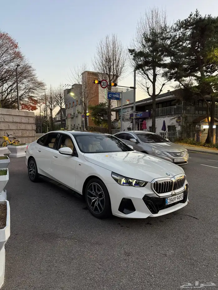 بي ام دبليو 520i 10