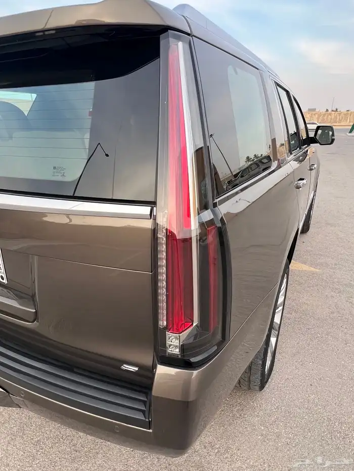 كاديلاك اسكاليد 2015 الدفعة الاخيرة شبه مخزن 16