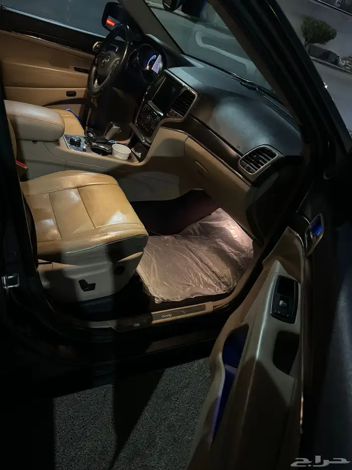 جيب شروكي لميتد 16