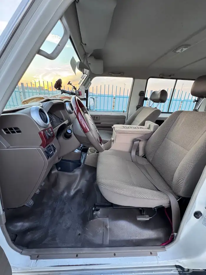 جيب ربع تويوتا 2011 ابيض للبيع 23