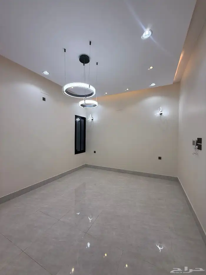 للبيع شقق ارضيه وشقق علويه ف ابها قرطبه مقابل مبني الاذاعه 10