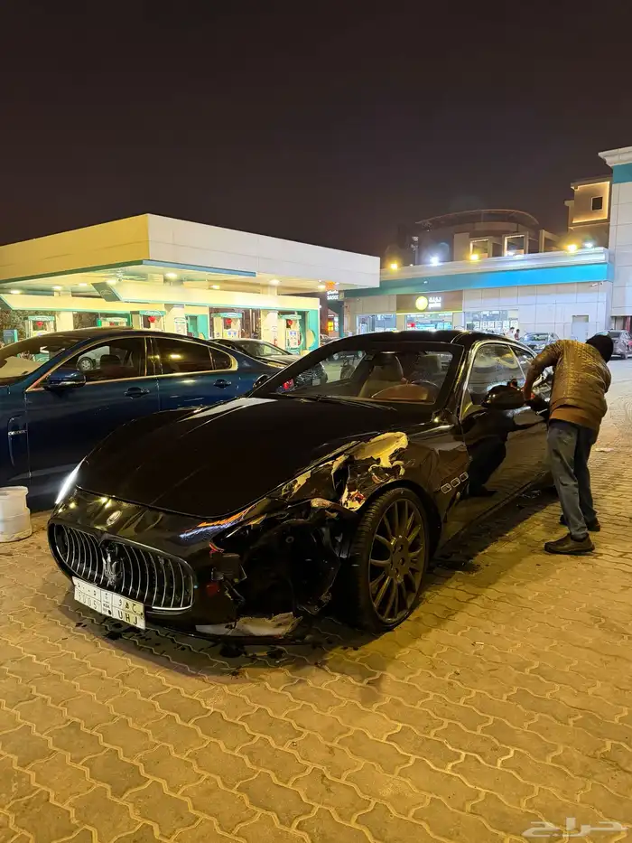 مازراتي جراند توريزمور اس 4.7 2012 المكينة الحمراء مصدومة 5