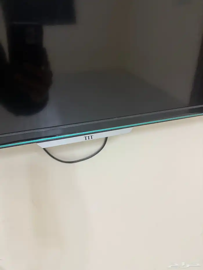 شاشة بلازما   طاولة استقبال   طاولة طعام 4