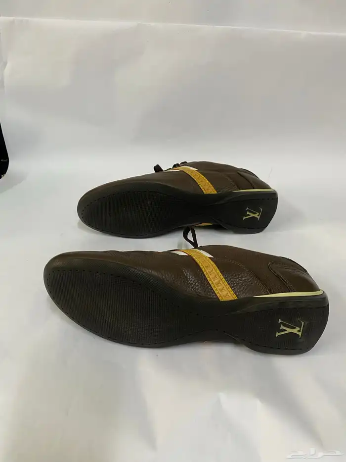 حذاء رياضه سنكرز لوي فيتون louis vuitton مقاس 40 اصلي 3