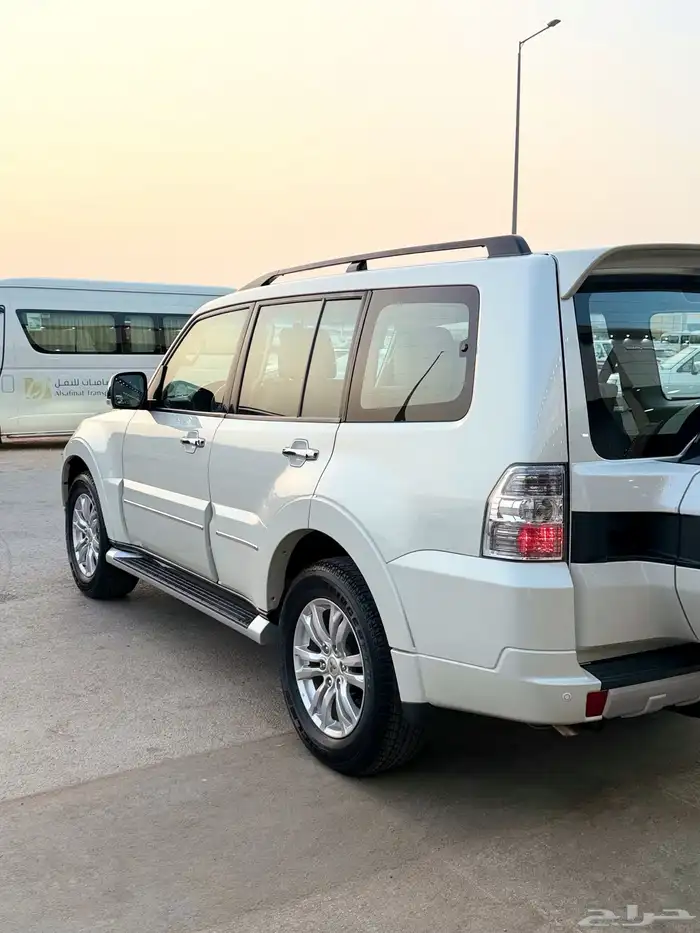 ميستوبيشي باجيرو 2020-فل كامل علامات ذهبيه عداد 35 الف فقط 5