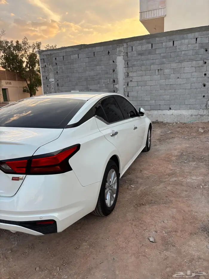 نيسان التيما 3