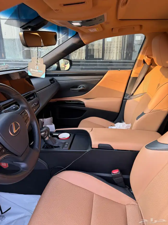 لكزس 2023 es300 هايبرد 7