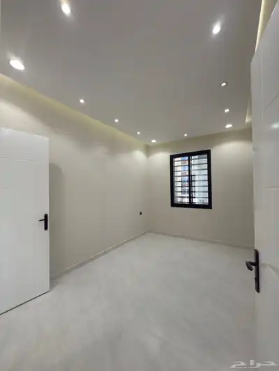 شقه علويه 6 غرف بدرج داخلي للسطح ابها قرب المطار-بسعر540الف index