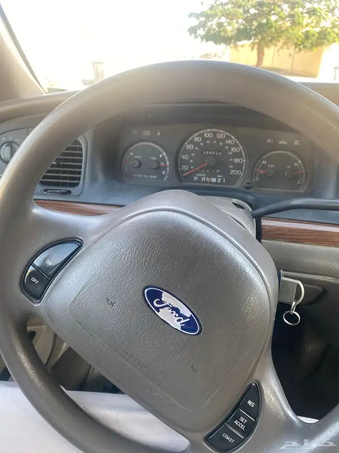 فورد فكتوريا 2004 47