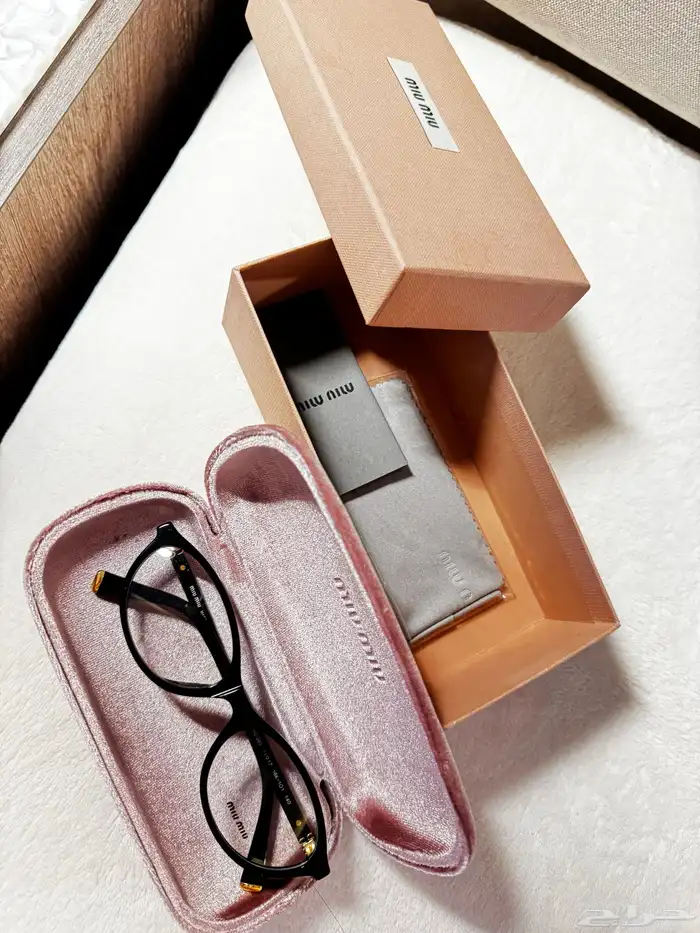 نظارة ميو ميو أصلية 100  سوداء الإطار 0