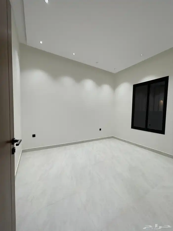 للبيع شقه روف علوي المحاله 16