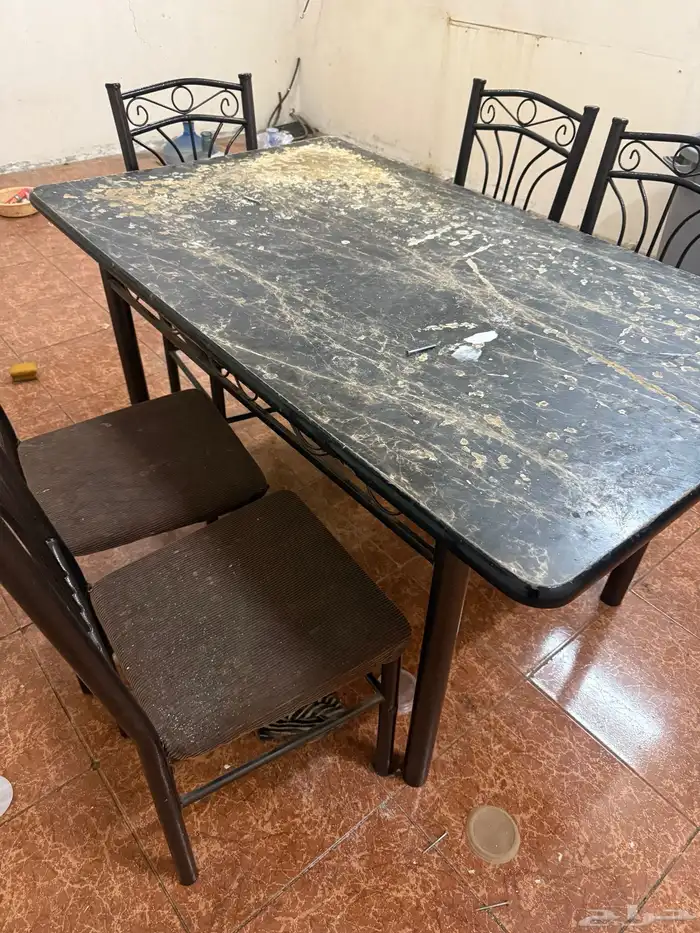 شاشة بلازما   طاولة استقبال   طاولة طعام 7