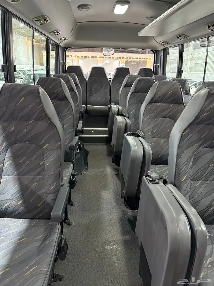 للبيع باص هونداي كونتي موديل 2014 ديزل 30 راكب ( ممشى قليل) 12