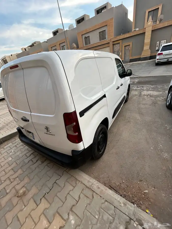 بيجو باص بضائع 2021 للبيع 4