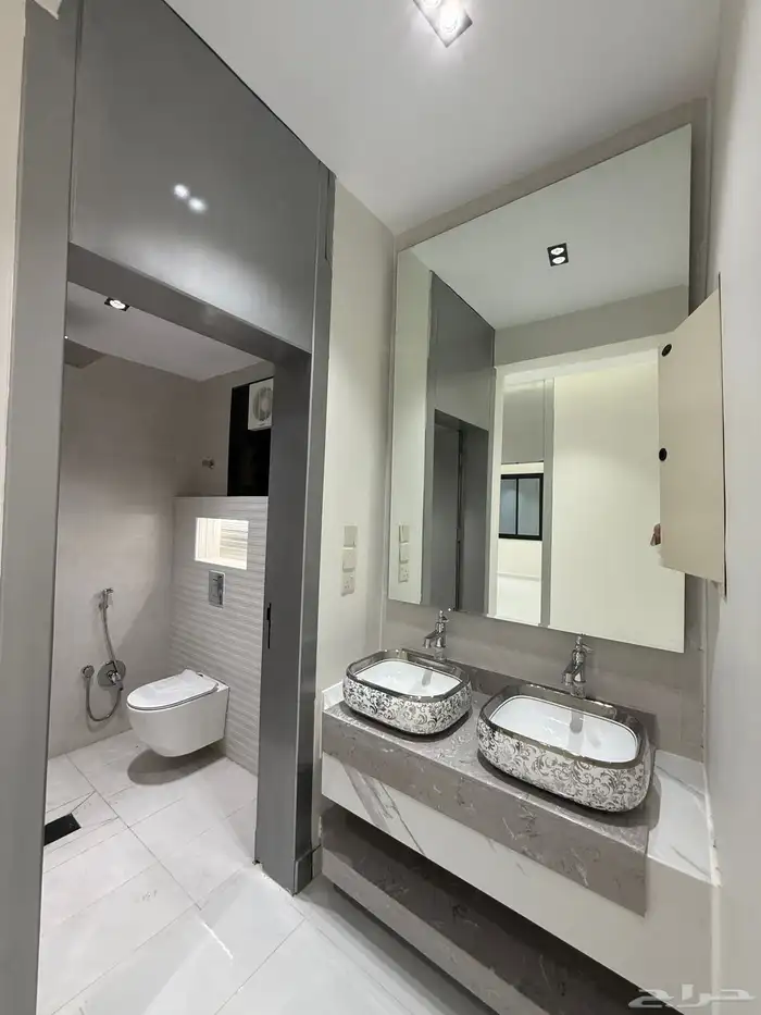 للبيع شقق ارضيه وشقق علويه حي التحليه غرب الخميس 32