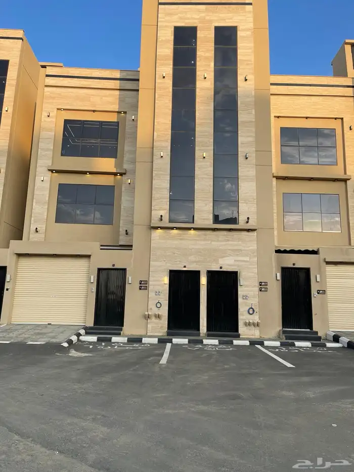 للبيع شقق علويه نظام ادوار بالمحاله ابها بالقرب من الخدمات 2