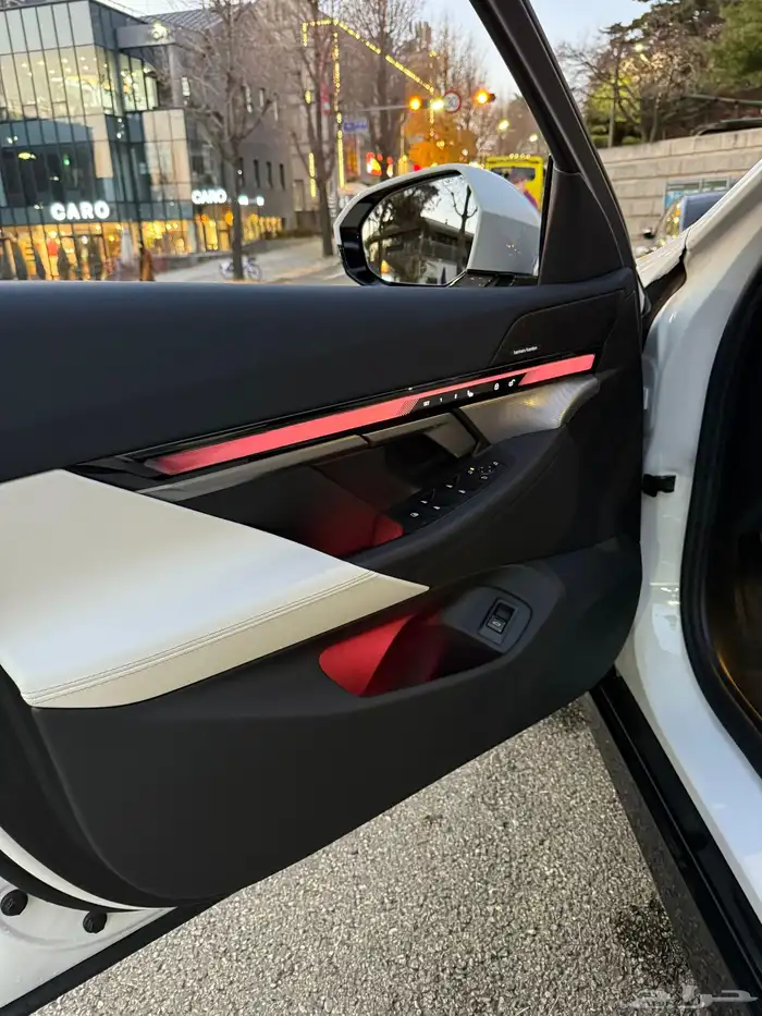 بي ام دبليو 520i 21