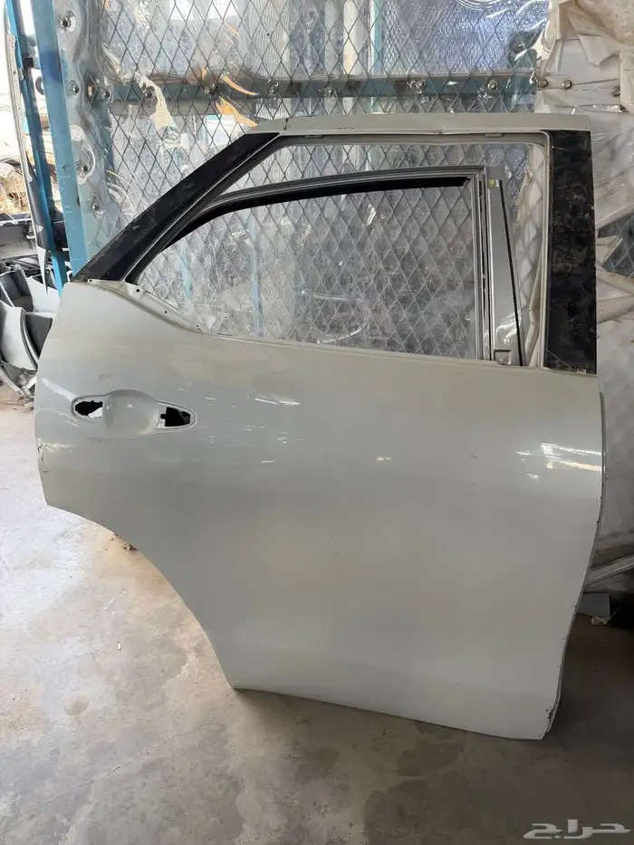 باب خلفي يمين تويوتا فورتشنر 2016-2017-2022-2023 2024-2025 0