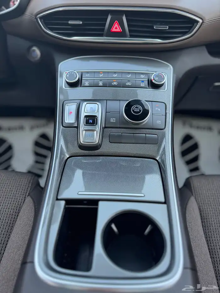 للبيع هيونداي سنتافي 2024 نص فل 4 سلندر دبل 12