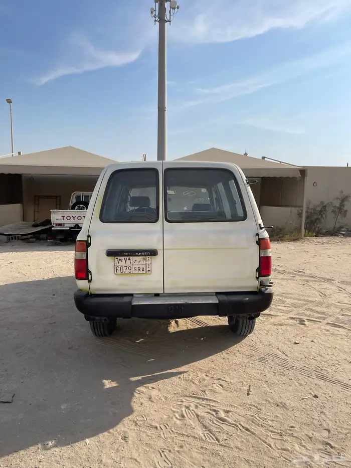 للبيع لاندكروزر 1991 ( مخزن ماشي 26 الف ) 2