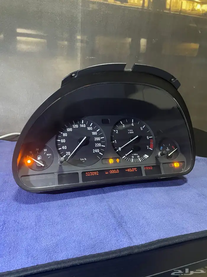 قطع غيار بي ام دبليو e38 15