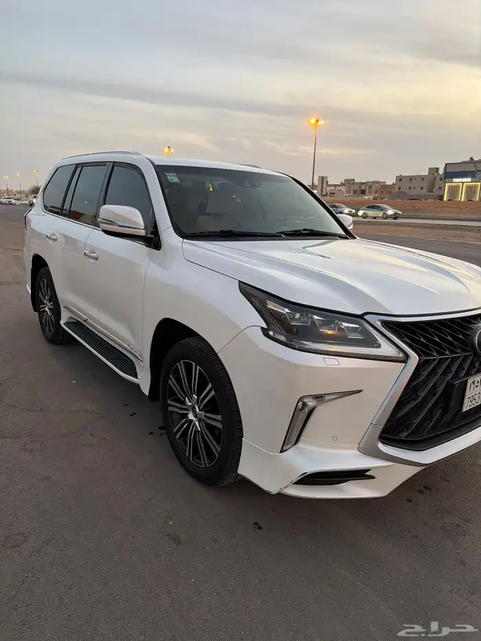 لكزس LX570 2016 1