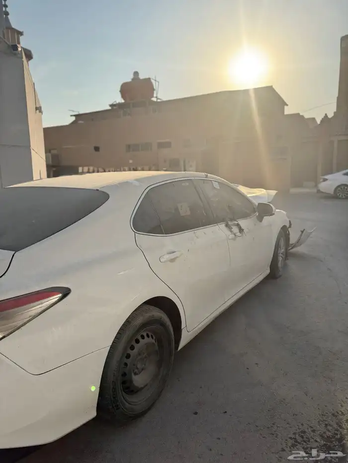 كامري ستاندر 2020 لون ابيض 4