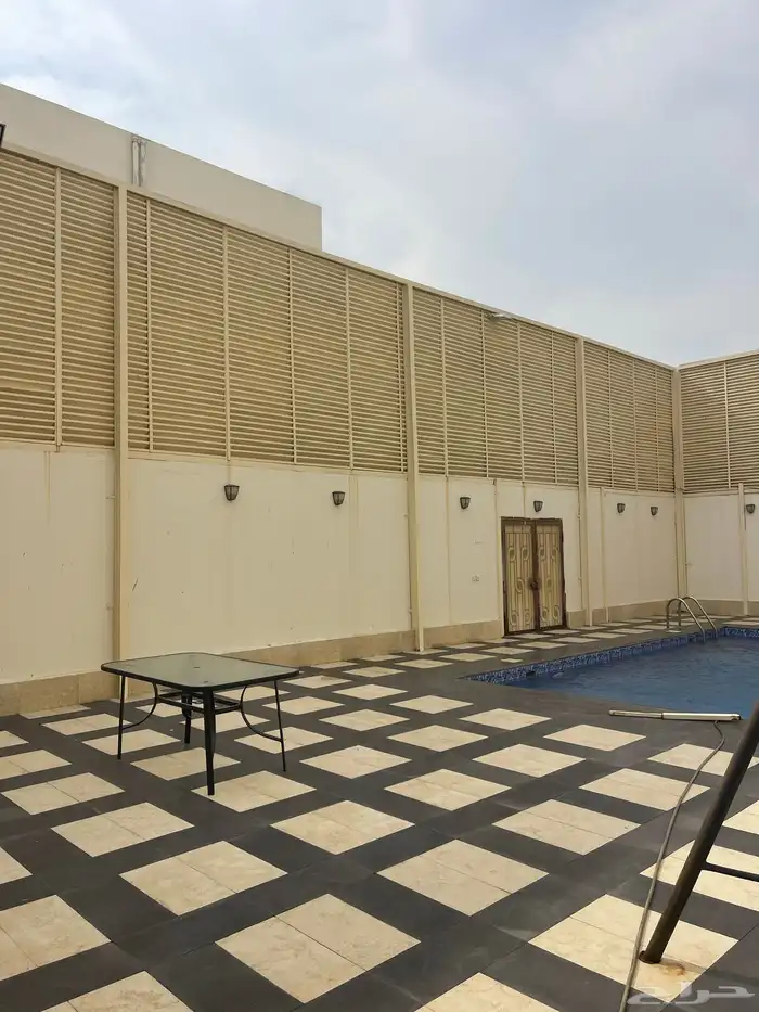 العوالي ساتر الطول اكثر من 36 متر الارتفاع 3 متر 0