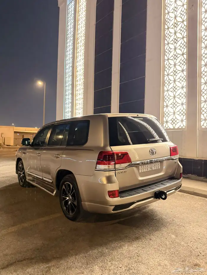 لاندكروزر 2018 5