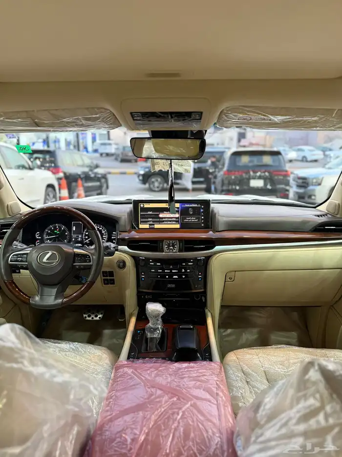 لكزس - 2019 - LX570 - فل كامل - بلاك اديشن 23