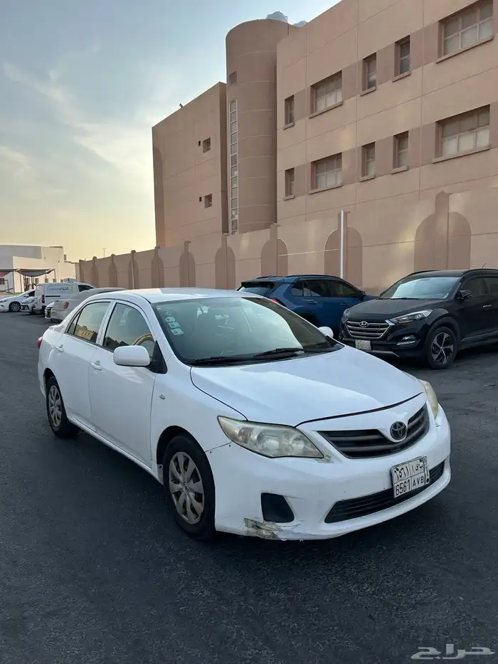 للبيع تويوتا كورولا 2013 2