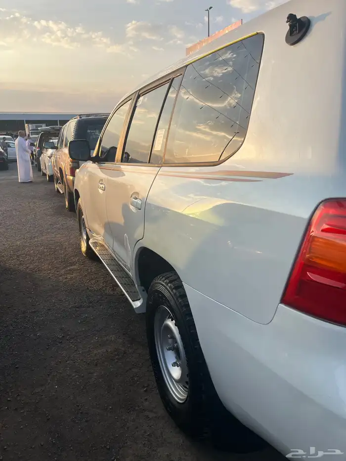 جيب لاندكروزر 2010 2