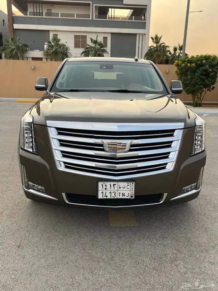 كاديلاك اسكاليد 2015 الدفعة الاخيرة شبه مخزن 8