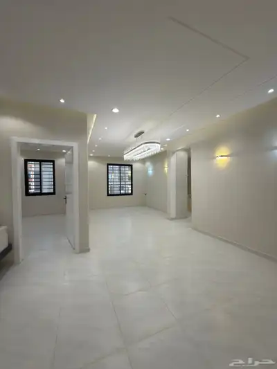 شقه علويه 6 غرف بدرج داخلي للسطح ابها قرب المطار-بسعر540الف index