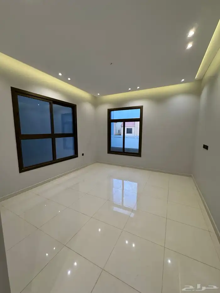 للبيع فيلا مودرن دورين وملحق بحي راقي واصل جميع الخدمات 27