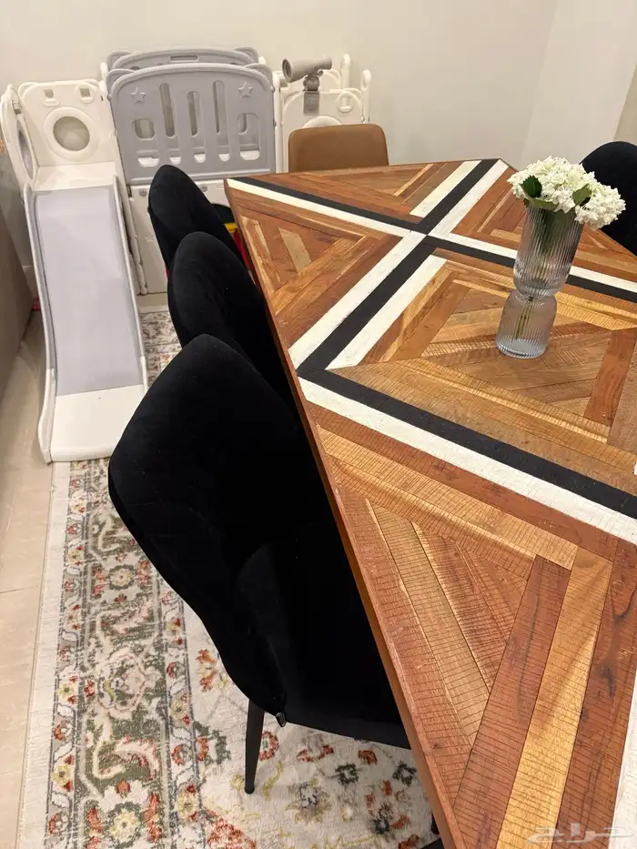 طاولة طعام 2