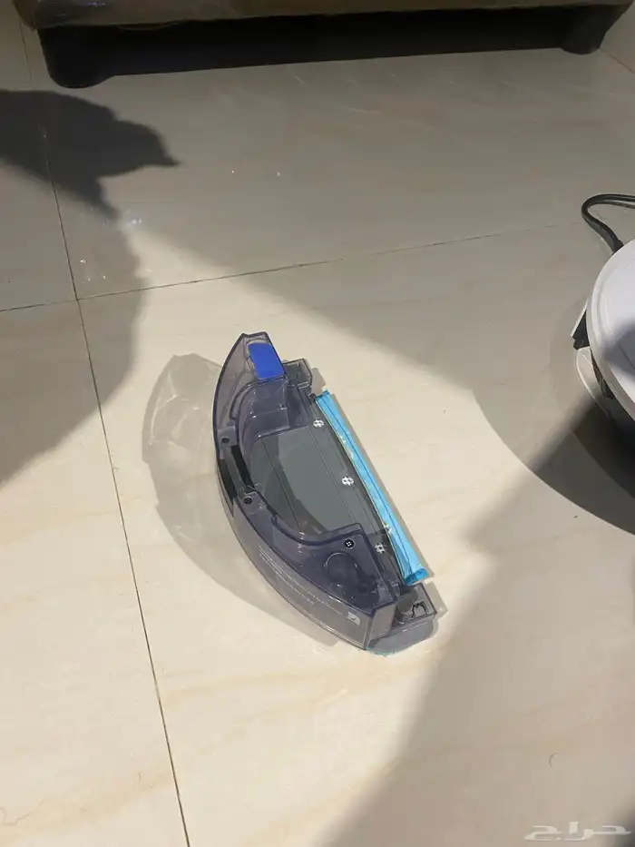 روبوت مكنسة وممسحة مع محطة تفريغ بحالة جيدة  جاهز للاستخدام 7